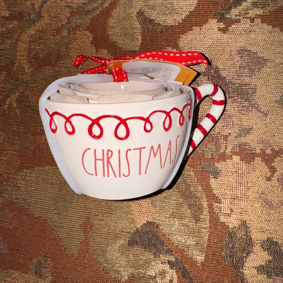 Rae Dunn Other - Rae Dunn Christmas measuring cups